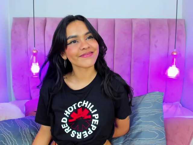 Live sex webcam photo for TashaRay #273357867