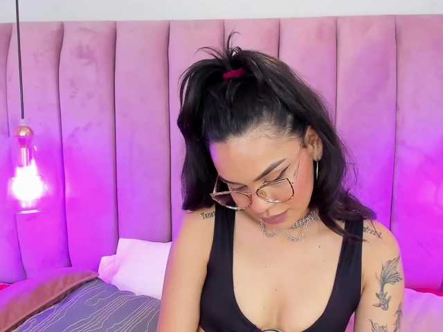 Live sex webcam photo for TashaRay #273824061