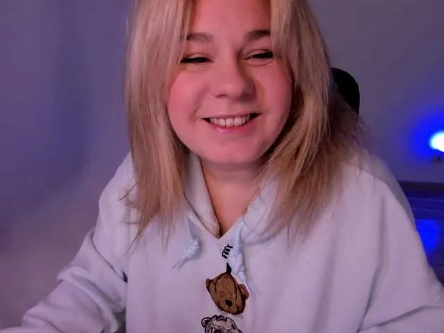 Live sex webcam photo for TashaStar #290869058