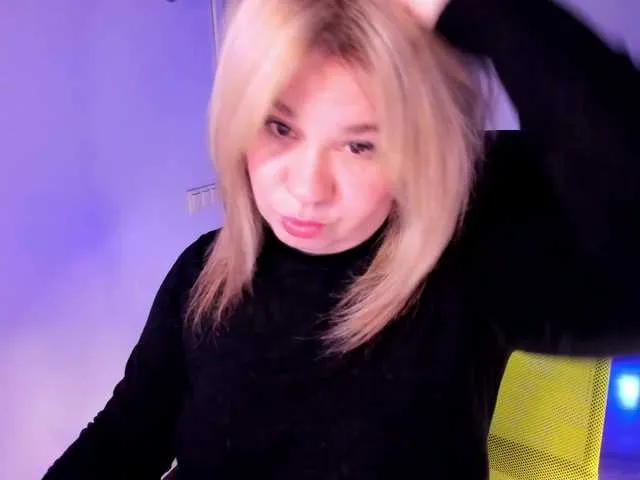 Live sex webcam photo for TashaStar #290871255