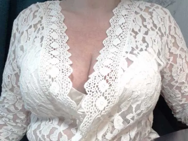 Live sex webcam photo for TashaVaoli #275515995