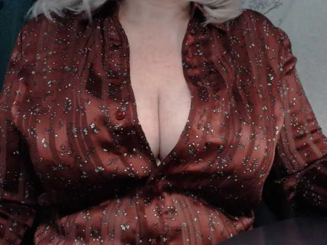 Live sex webcam photo for TashaVaoli #275524613