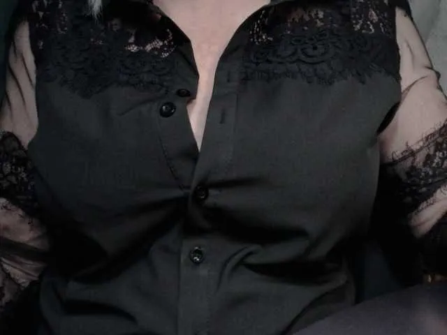 Live sex webcam photo for TashaVaoli #275556954