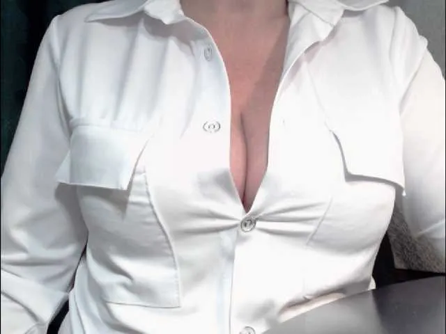 Live sex webcam photo for TashaVaoli #275605790