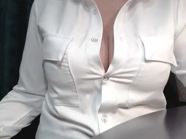 Live sex webcam photo for TashaVaoli #275679806