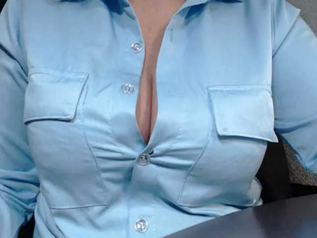 Live sex webcam photo for TashaVaoli #275795028