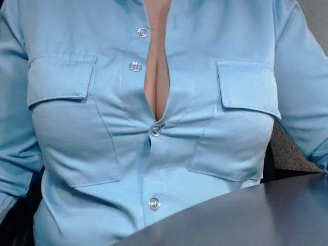 Live sex webcam photo for TashaVaoli #275960435