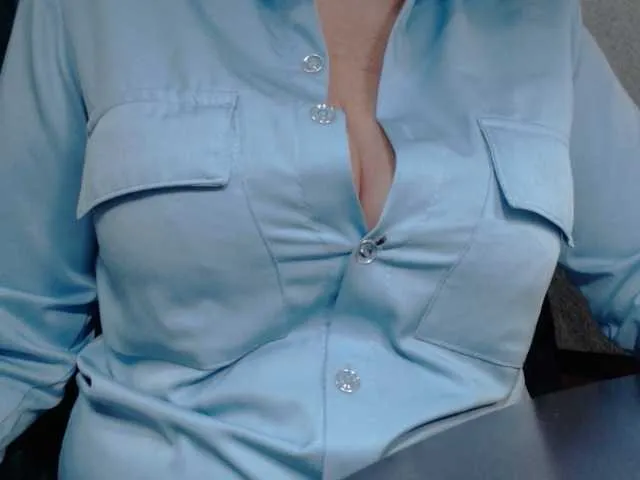 Live sex webcam photo for TashaVaoli #276228517