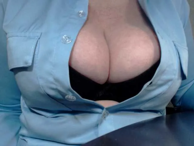 Live sex webcam photo for TashaVaoli #277391808