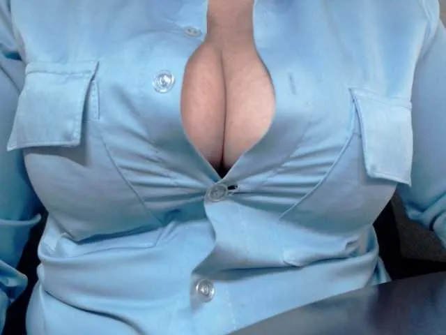 Live sex webcam photo for TashaVaoli #277666502