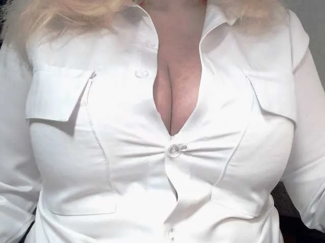 Live sex webcam photo for TashaVaoli #290292440