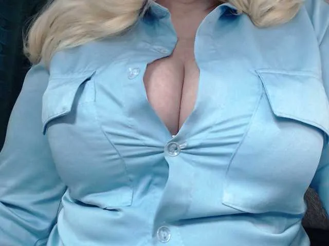 Live sex webcam photo for TashaVaoli #290606244