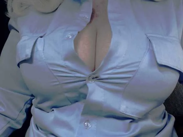 Live sex webcam photo for TashaVaoli #291146876