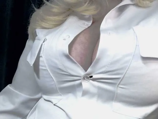 Live sex webcam photo for TashaVaoli #291322390