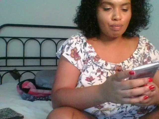 Live sex webcam photo for TasteeKitty #276111440