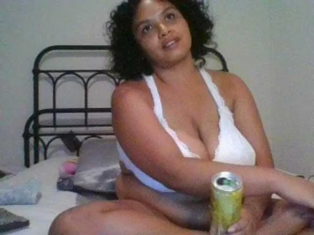 Live sex webcam photo for TasteeKitty #276259585