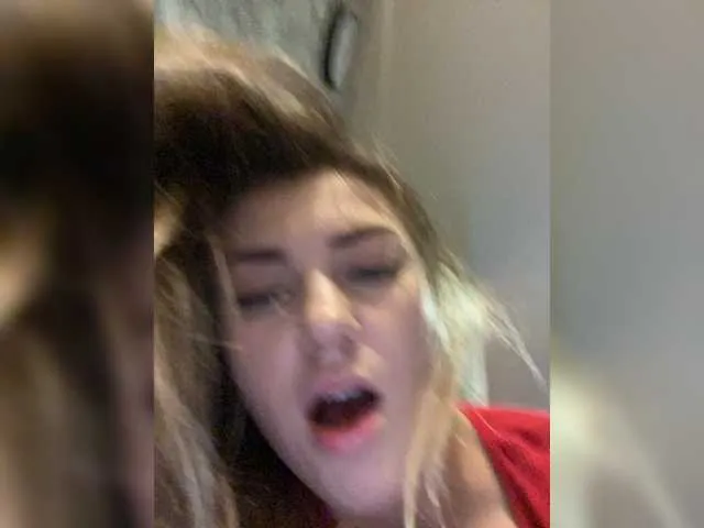 Live sex webcam photo for TastyBeby #271703272