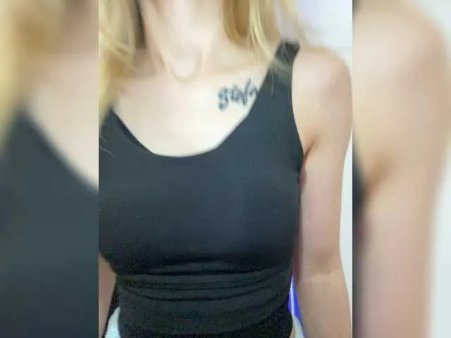 Live sex webcam photo for TastyBeby #272127810