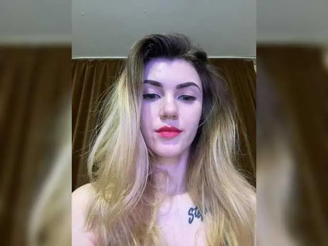 Live sex webcam photo for TastyBeby #272388543