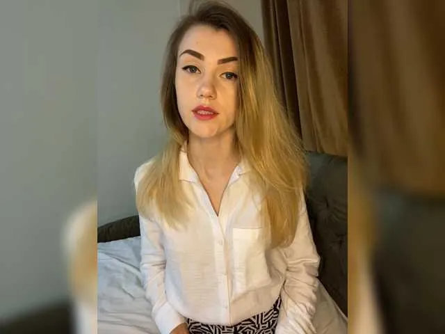 Live sex webcam photo for TastyBeby #272439188