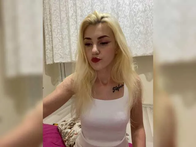 Live sex webcam photo for TastyBeby #273637852