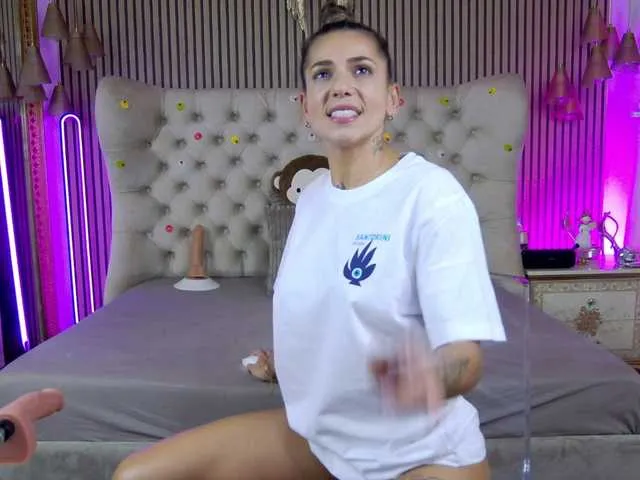 Live sex webcam photo for TastyShow #292254135