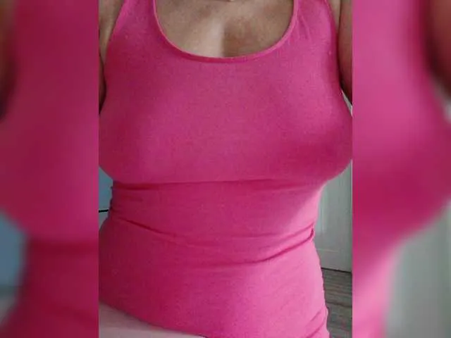 Live sex webcam photo for Tata42 #290804980