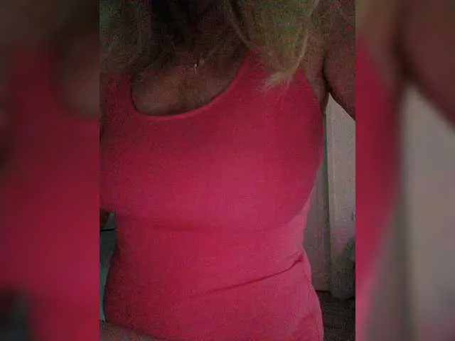 Live sex webcam photo for Tata42 #290984827