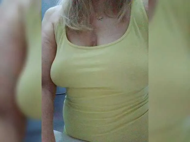 Live sex webcam photo for Tata42 #291309202