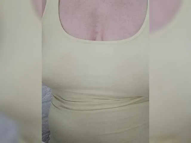 Live sex webcam photo for Tata42 #291614417