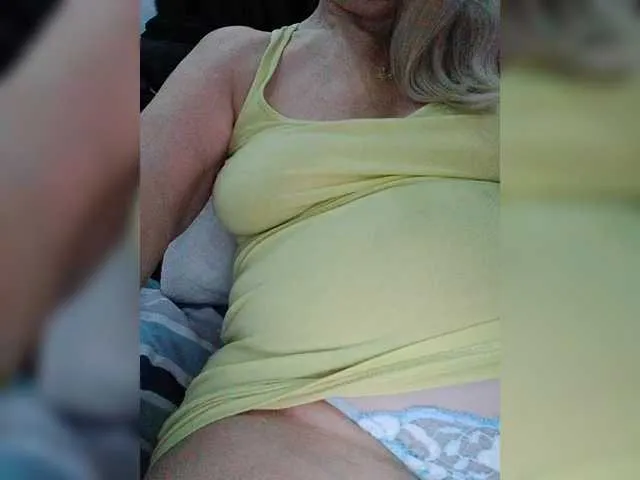 Live sex webcam photo for Tata42 #291840290