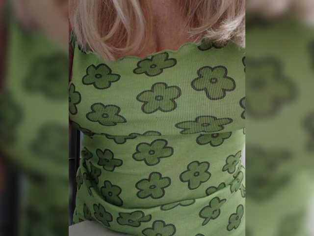 Live sex webcam photo for Tata42 #292090875