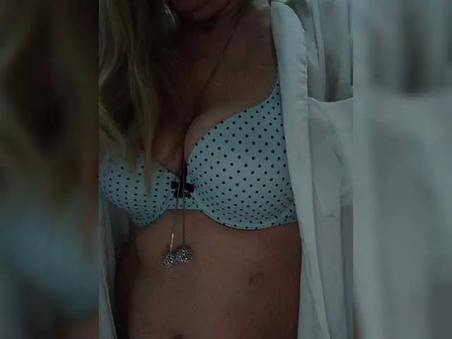 Live sex webcam photo for Tata42 #293119264