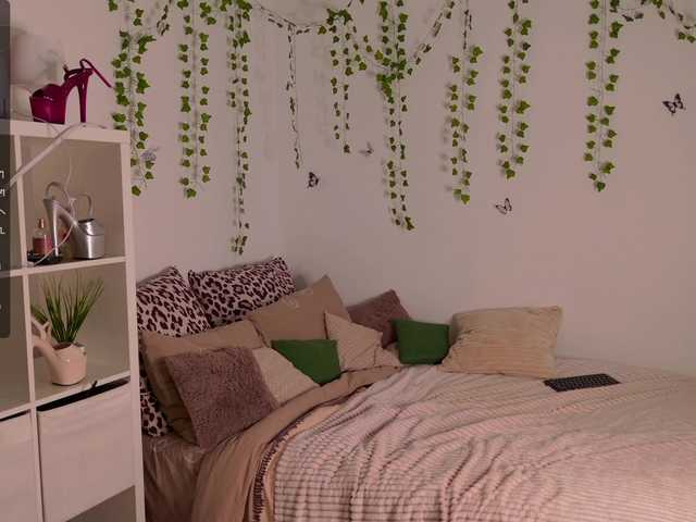 Live sex webcam photo for Tatachka1 #290812218