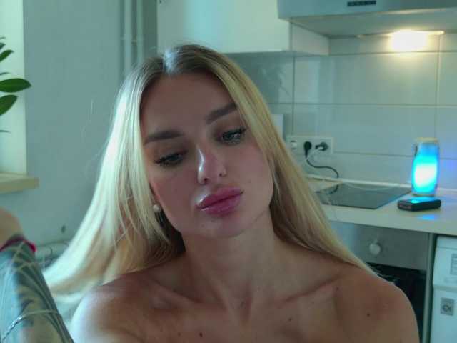 Live sex webcam photo for Tatachka1 #291521353