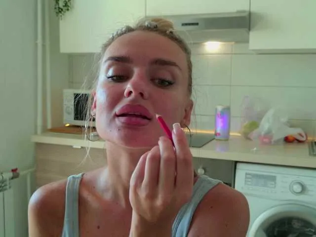 Live sex webcam photo for Tatachka1 #291680097