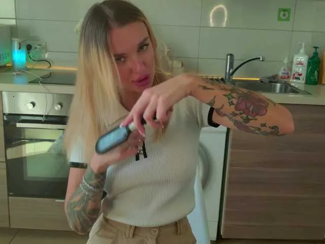 Live sex webcam photo for Tatachka1 #291829779