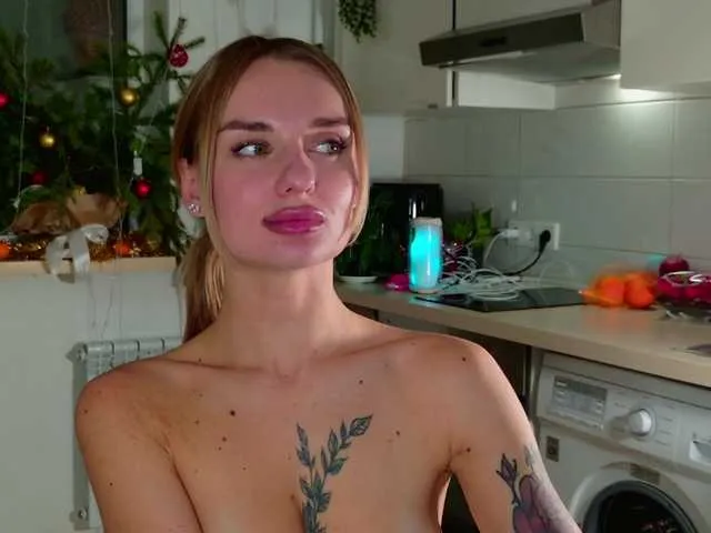 Live sex webcam photo for Tatachka1 #292653818