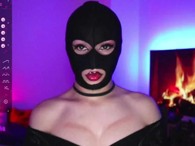 Live sex webcam photo for TathiDelvey #276222559