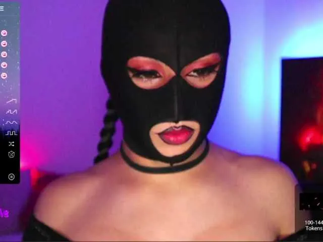 Live sex webcam photo for TathiDelvey #276379621
