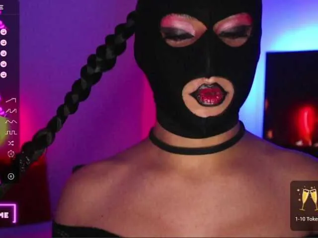 Live sex webcam photo for TathiDelvey #276651332