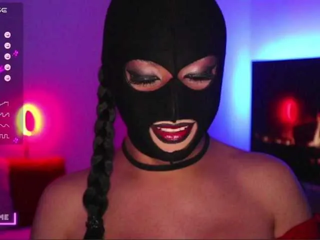 Live sex webcam photo for TathiDelvey #276755476