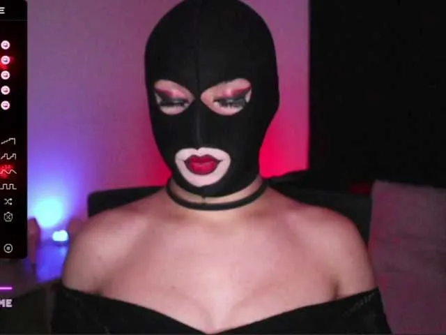 Live sex webcam photo for TathiDelvey #277013514