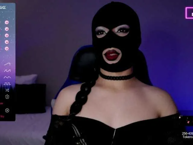 Live sex webcam photo for TathiDelvey #289477827