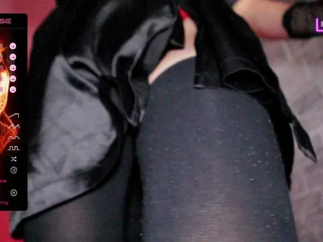 Live sex webcam photo for TathiDelvey #290435015
