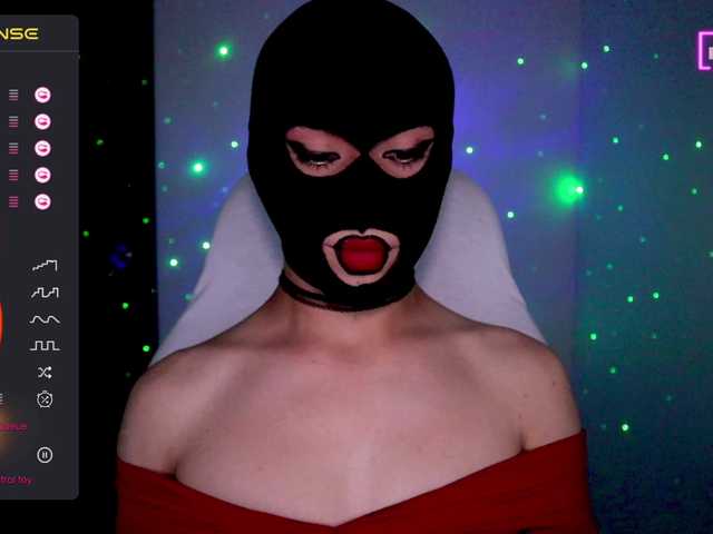 Live sex webcam photo for TathiDelvey #292397683