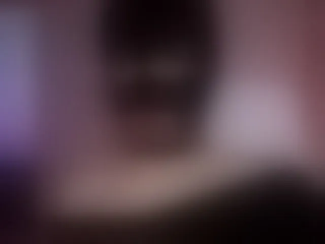 Live sex webcam photo for TathiDelvey #293158417