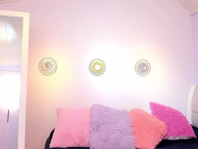 Live sex webcam photo for TatianaRider #277751868