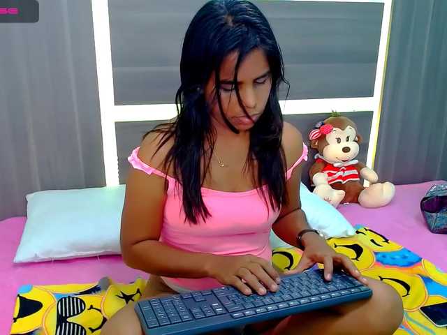 Live sex webcam photo for Tatisxberry #272862216