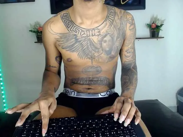 Live sex webcam photo for TatooNoah #293452058